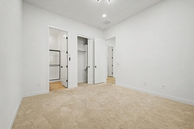 Building Photo - 1277 E Tonto Dr