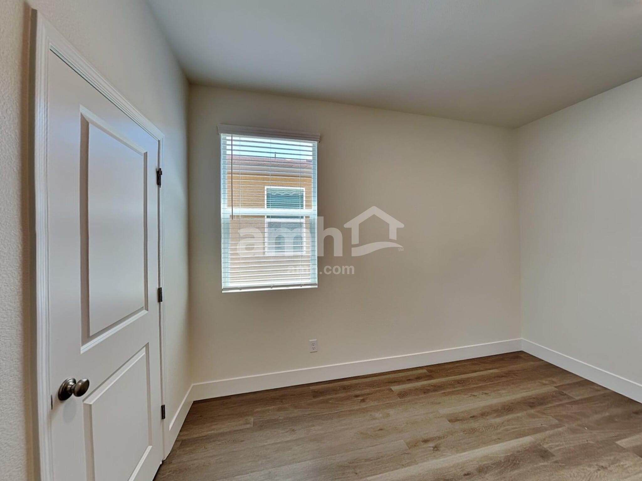 Building Photo - 842 English Primrose St