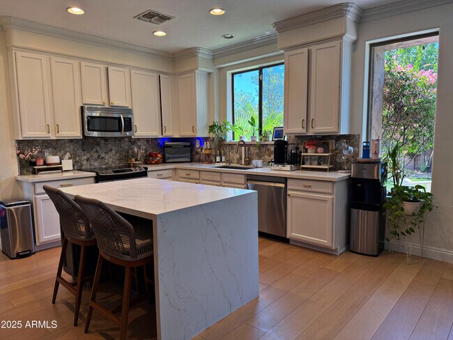 Building Photo - 7625 E Sands Dr