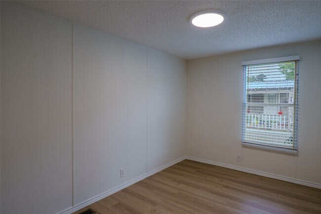 Building Photo - 20511 N Navasota St