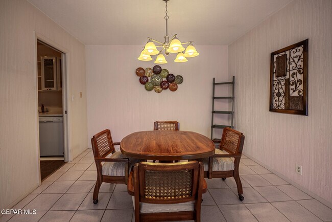 Building Photo - 252 Shadow Mountain Dr