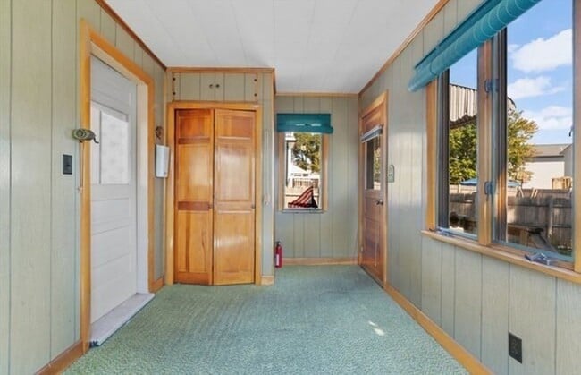 Building Photo - 53 Windsor St