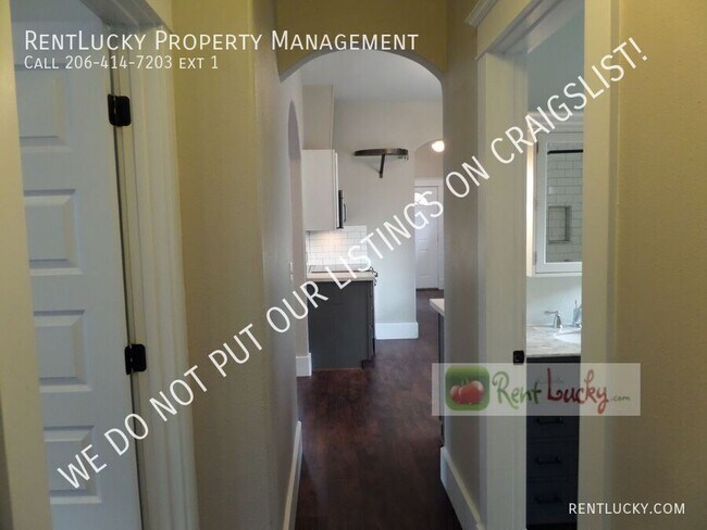 Building Photo - 821 23rd Ave