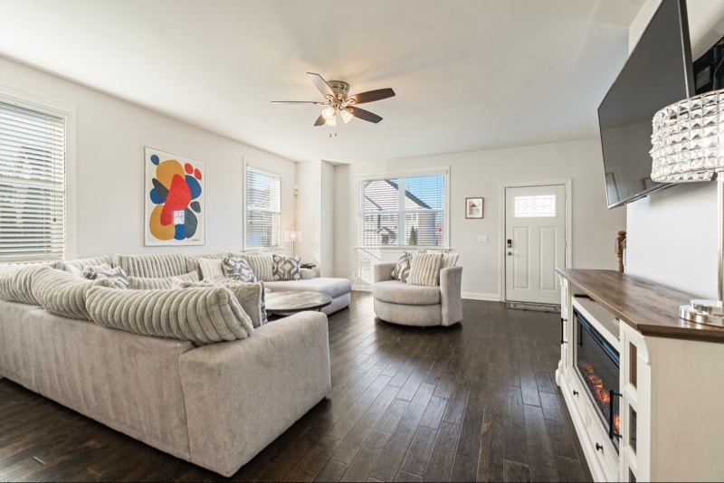 Building Photo - 705 Ellie Dr