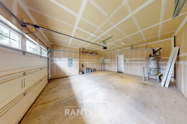 Building Photo - Stylish 3-Bedroom Townhome in Great West Olympia Location