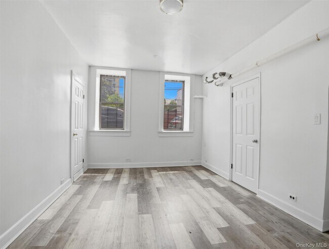 Building Photo - 762 Brady Ave