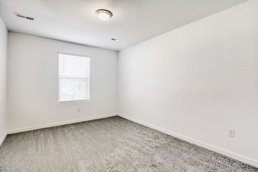 Building Photo - 6750 Juniper Dr