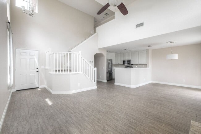 Building Photo - 3Bed/2.5Bath in Alacima Community~ Los Alamos