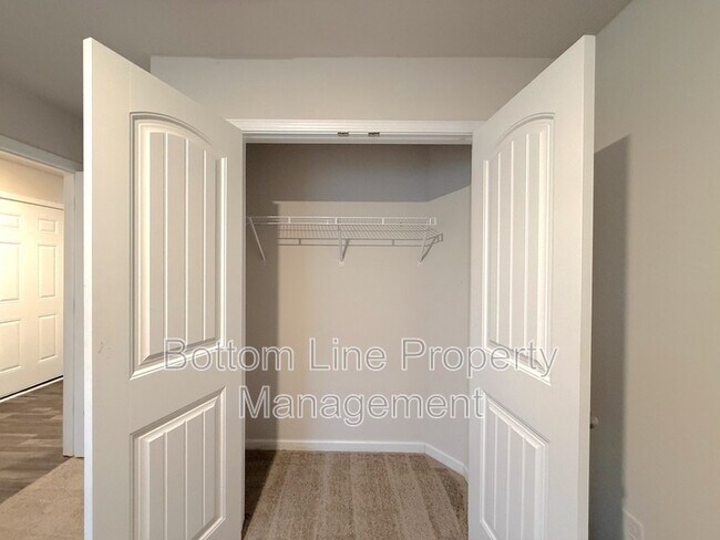 Building Photo - 3654 Fallen Tree Dr