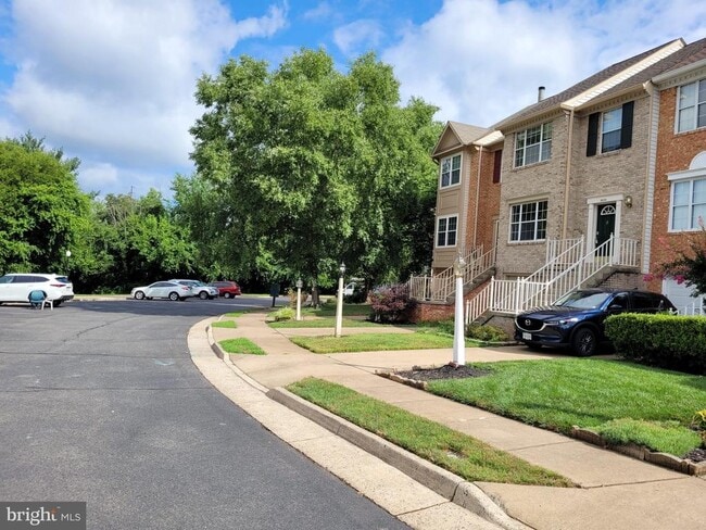 Building Photo - 8636 Sanderling Dr