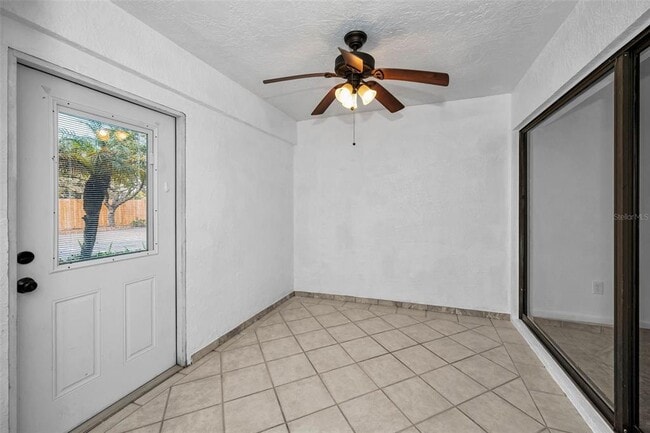 Building Photo - 10626 Longwood Dr