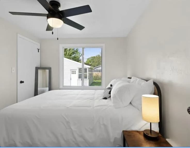 Building Photo - 1222 S Oneida St