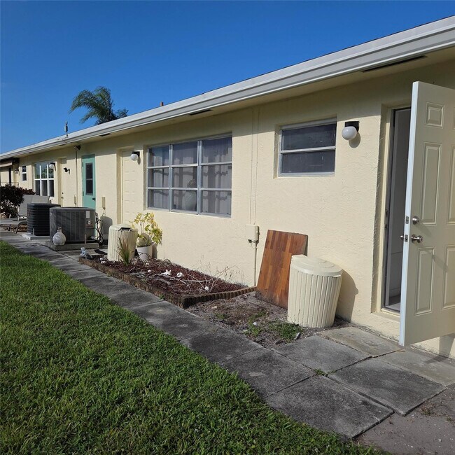 Building Photo - 5385 Lakefront Blvd