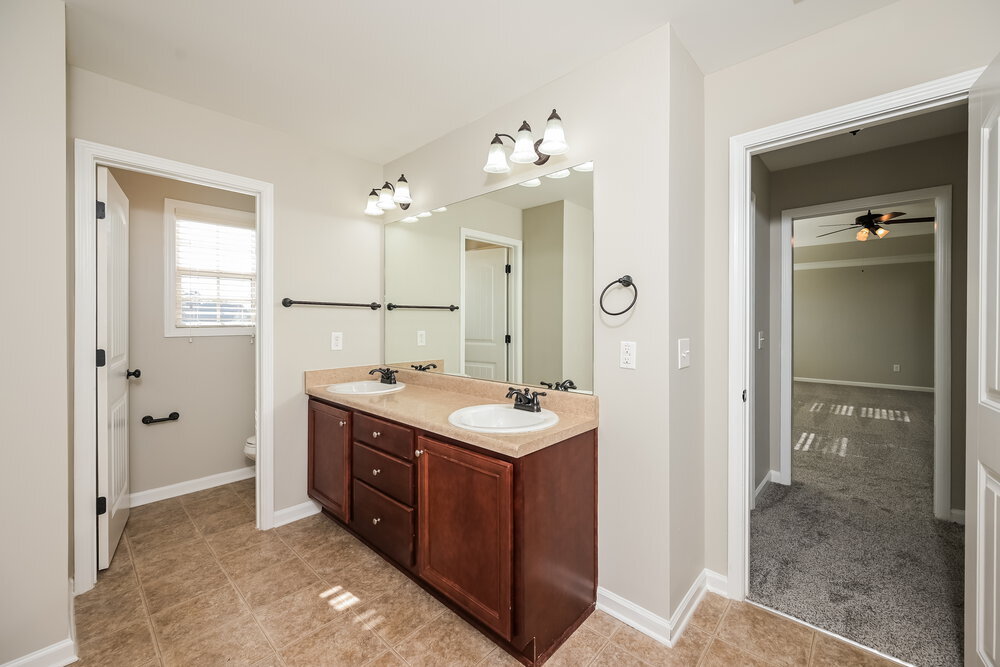 Building Photo - 2048 Woodland Brook Dr