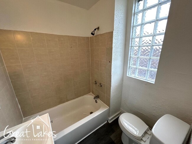 Building Photo - 8126 Gartner St