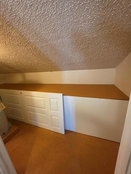 Building Photo - 5503 Thunderbird St