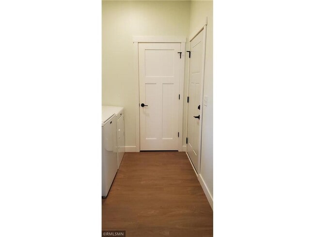 Building Photo - 1229-1231 Wisteria Ln