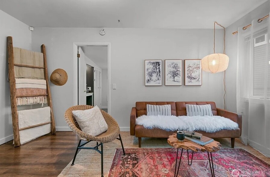 Building Photo - 2562 Lake Whatcom Blvd