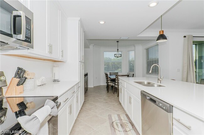 Building Photo - 6034 National Blvd