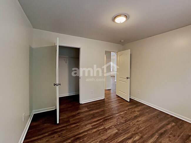 Building Photo - 3562 Huddlestone Ln NE