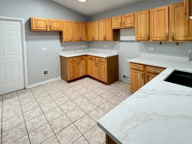 Building Photo - 123 Iliad Dr