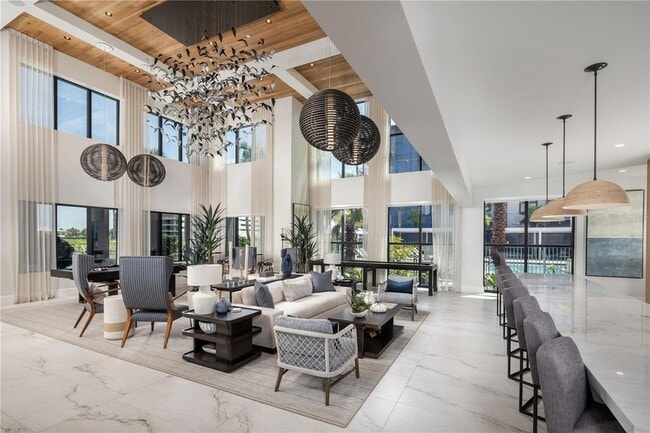 Building Photo - 5127 W Tyson Ave