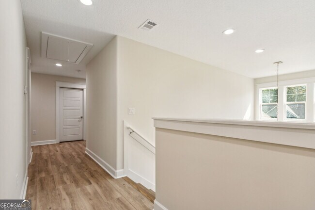 Building Photo - 103 Maybird Dr