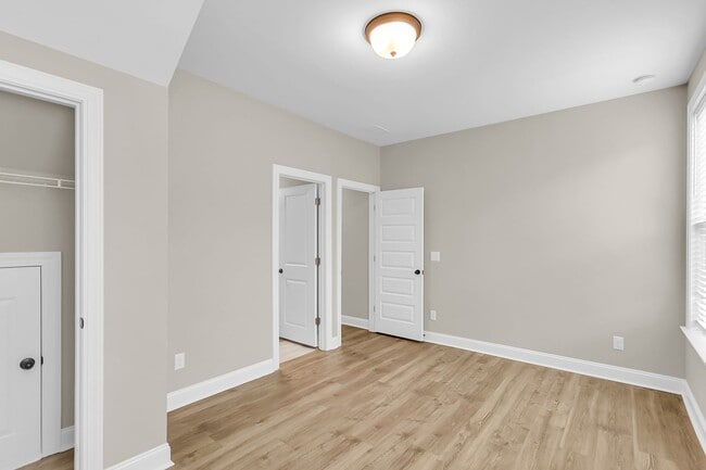 Building Photo - 687 Black Pine Rd