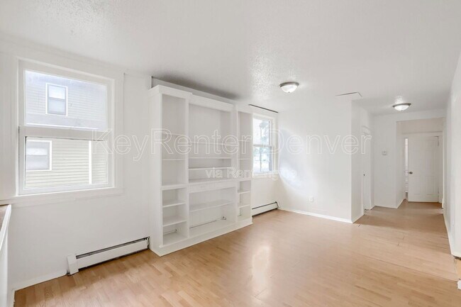 Building Photo - 1118 6th St