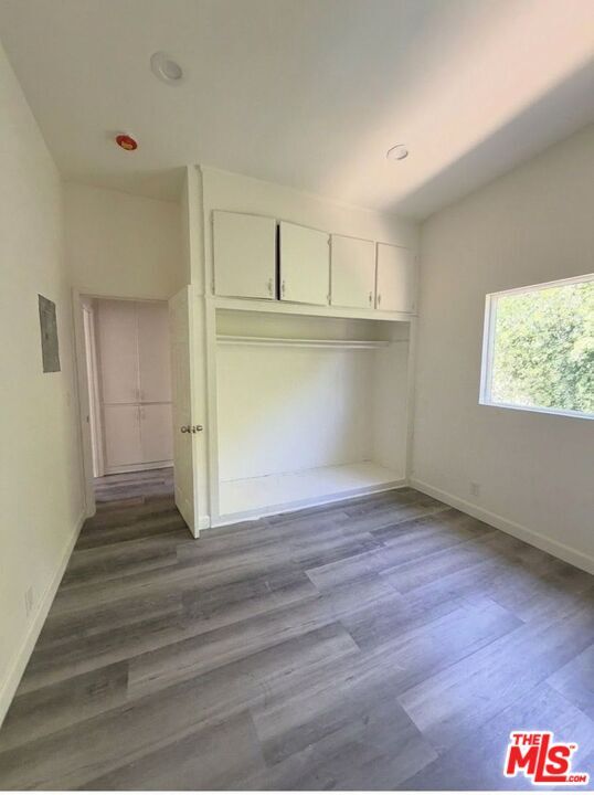 Building Photo - 1833 S St Andrews Pl