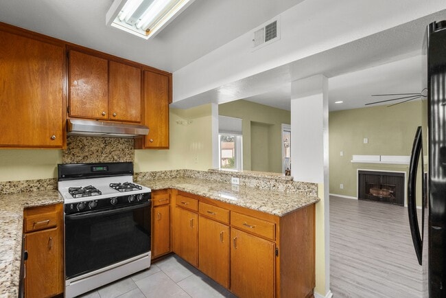Building Photo - 9346 N Van Nuys Blvd W