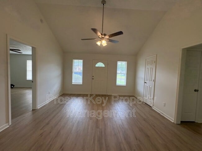 Building Photo - 2303 Nail Ct