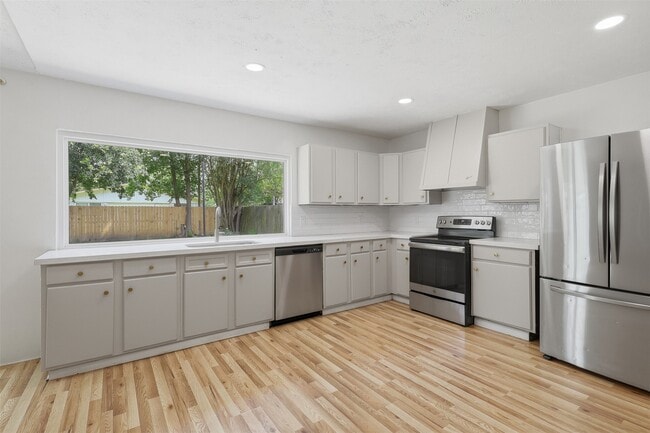 Building Photo - 4035 Cypressdale Dr
