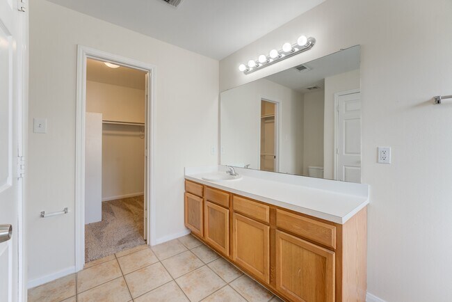 Building Photo - 6118 Yorkglen Manor Ln