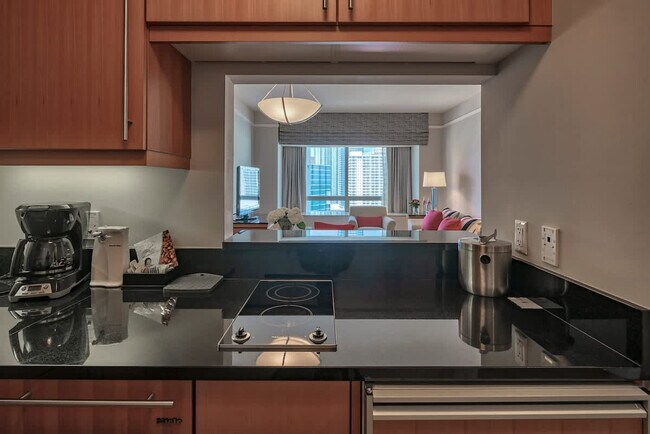 Building Photo - 1441 Brickell Ave