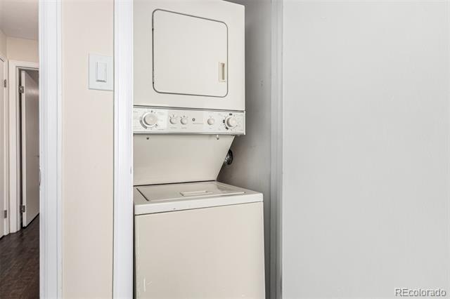 Building Photo - 2301 E Fremont Ave