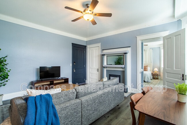 Building Photo - 813 Hall of Fame Dr