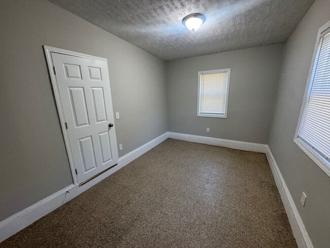 Building Photo - A Place You’ll Love to Call Home – Gorgeous 3-Bedroom Property!
