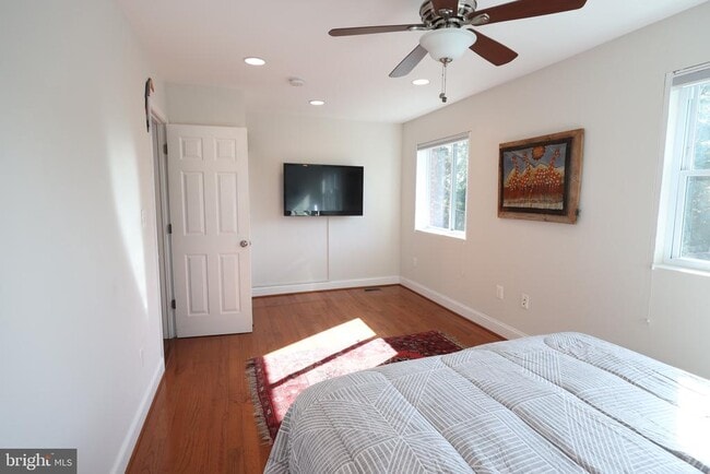 Building Photo - 2237 14th St NE