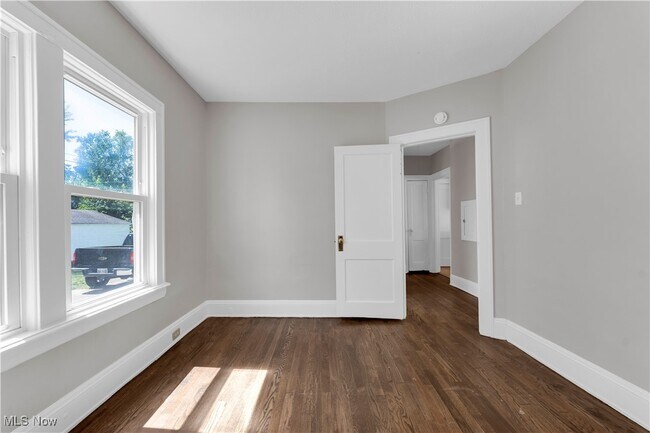 Building Photo - 4808 E 84th St