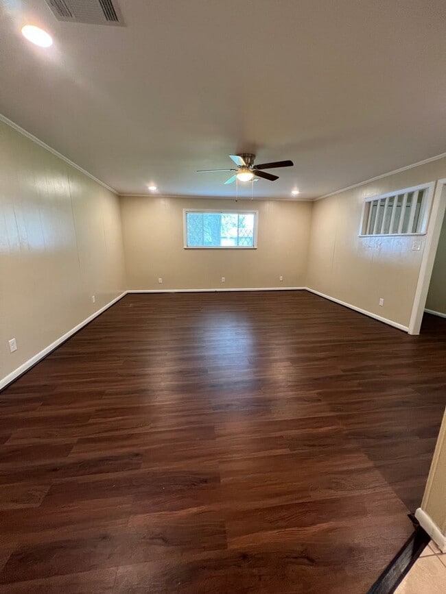 Building Photo - Spacious 3 Bed / 1 Bath Home with a Large Backyard – Port Arthur, TX