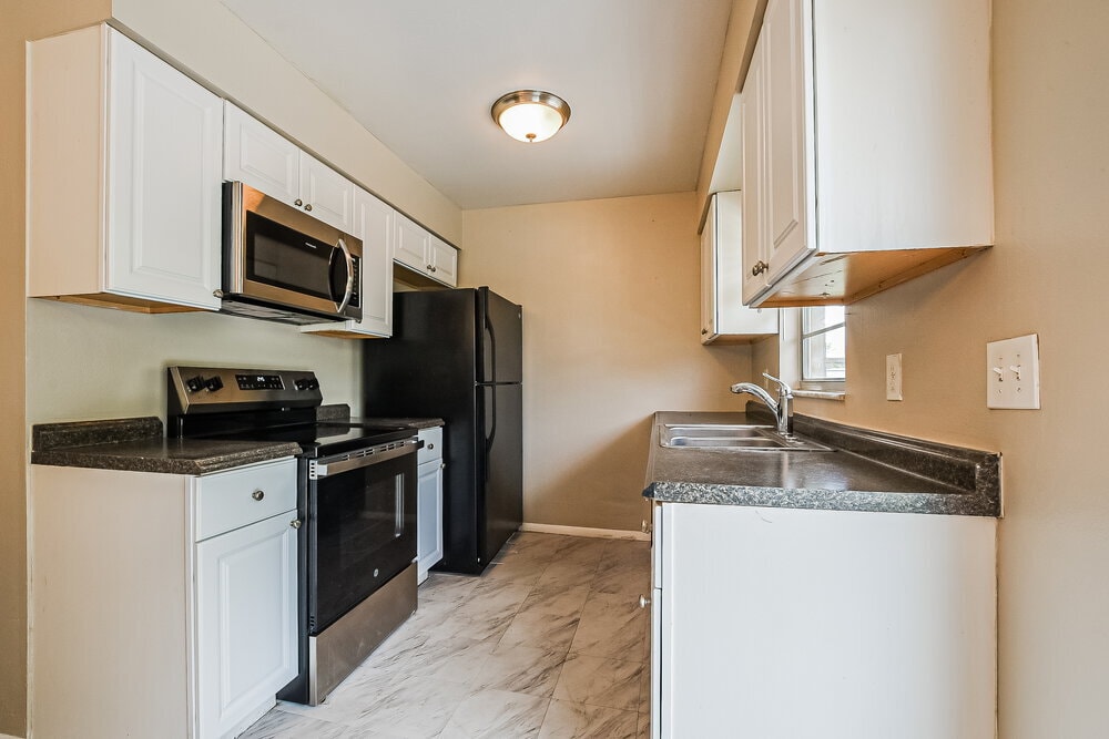 Building Photo - 10945 Tangora St