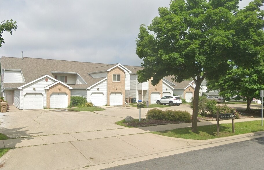 Primary Photo - 934 Rockefeller Ln