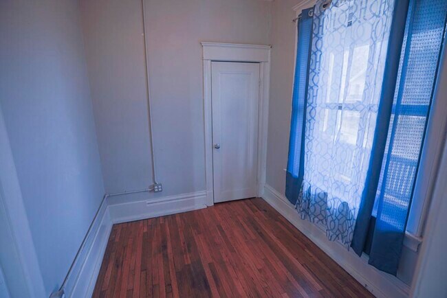 Smallest Front Bedroom/Office - 1824 Summit St