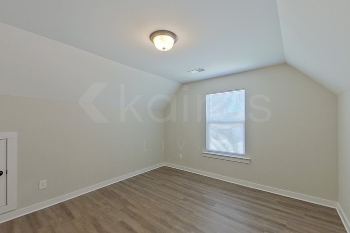 Building Photo - 105 Robin St