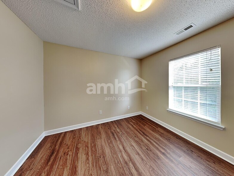 Building Photo - 4011 Cedarbark Dr