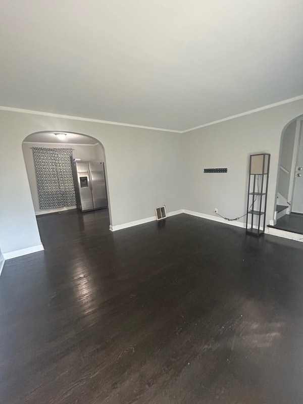 Building Photo - 8825 S Kenwood Ave