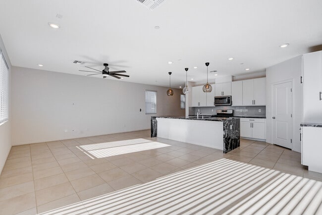 Building Photo - 8439 Vacarez Dr