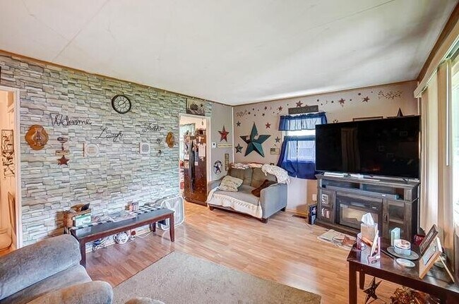 Building Photo - 644 Eastmoor Dr