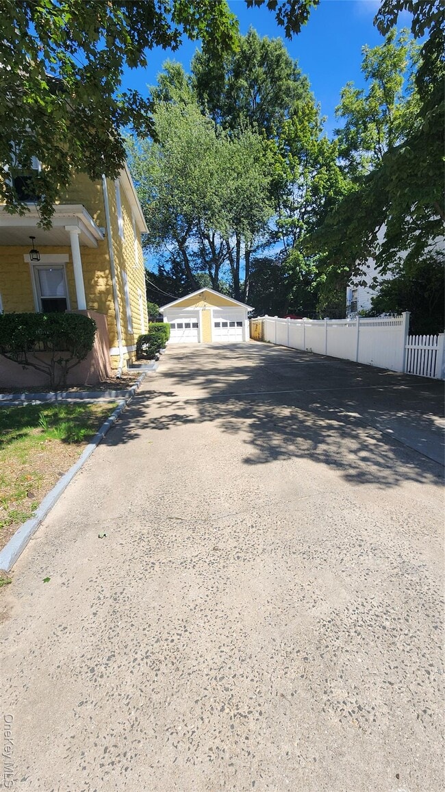 Building Photo - 38 Moulton Ave